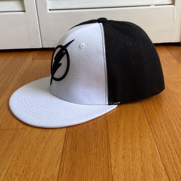 The flash cap, trucker hat/ baseball cap - Picture 2 of 4